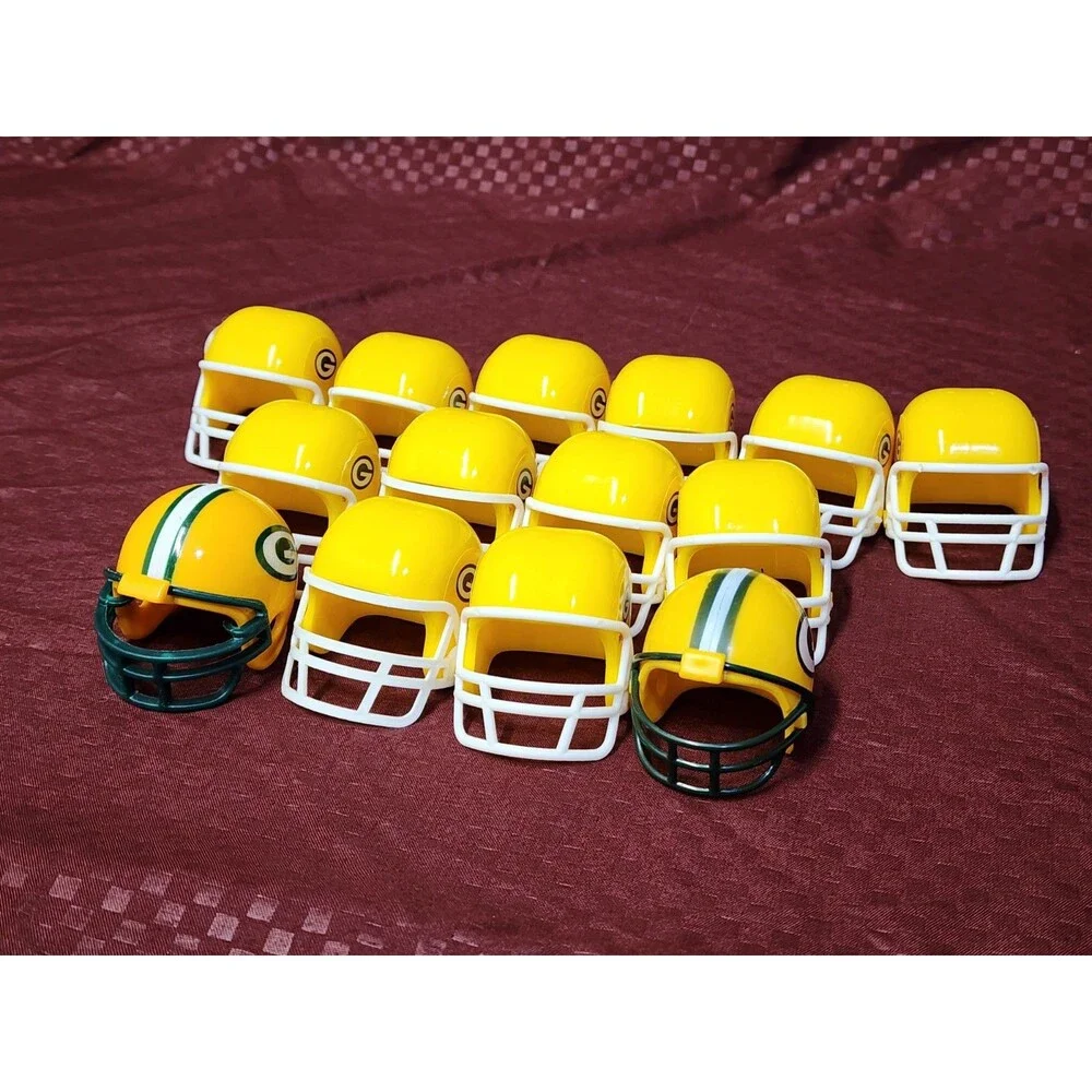 Green Bay Packers NFL Lot Of 16 Keychain, Necklace And Mini Helmet